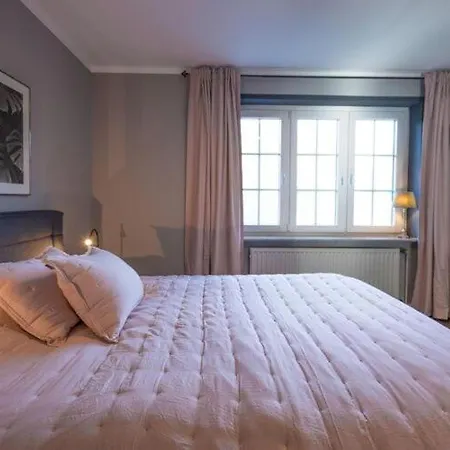 Charming And Cozy Holiday With A Fireplace